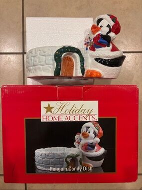 Holiday Home Accents White Christmas Penguin Candy Dish-New